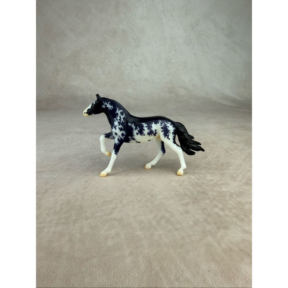 Breyer Stablemate Club Lanin Breyer Horse